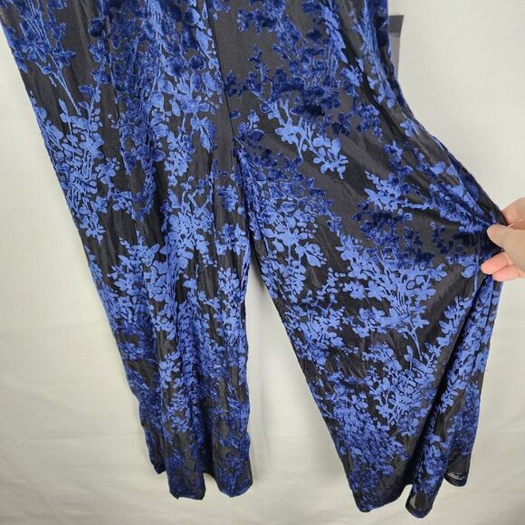 NWT Lulus Poised Excellence Black and Blue Velvet Burnout Jumpsuit Size Small - Picture 3 of 9